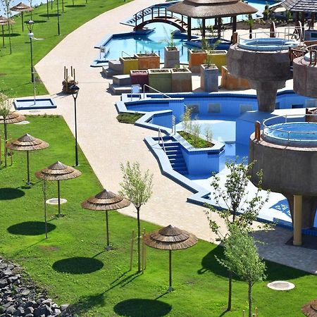 Tahiti Apartman Hajdúszoboszló Extérieur photo