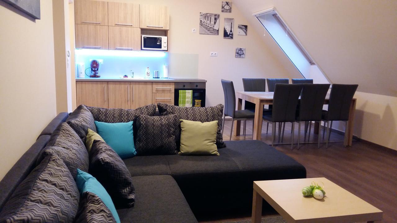 Tahiti Apartman Hajdúszoboszló Extérieur photo