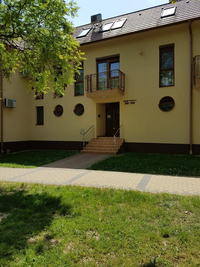 Tahiti Apartman Hajdúszoboszló Extérieur photo