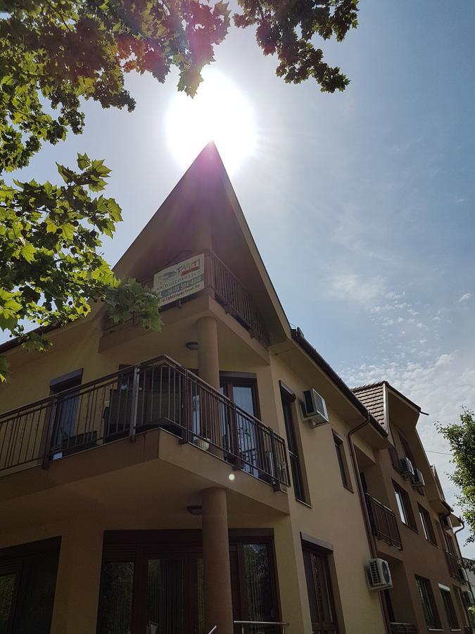 Tahiti Apartman Hajdúszoboszló Extérieur photo