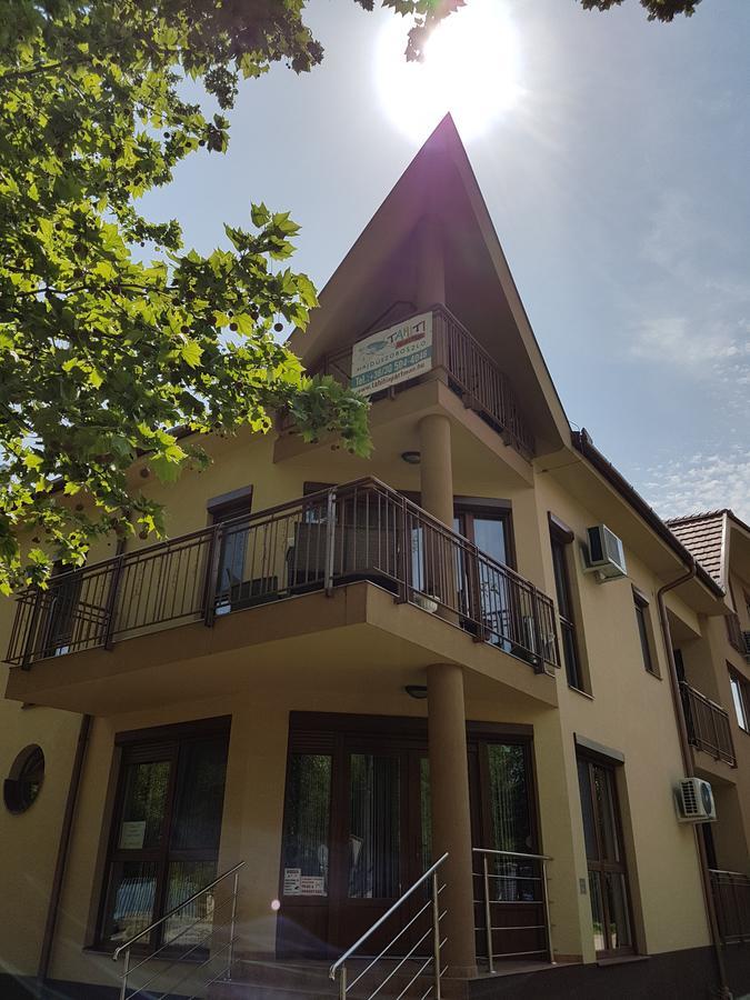Tahiti Apartman Hajdúszoboszló Extérieur photo